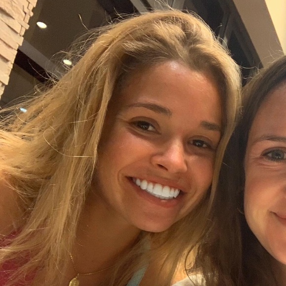 Meet your Posher, Evangeline - Picture 1 of 1